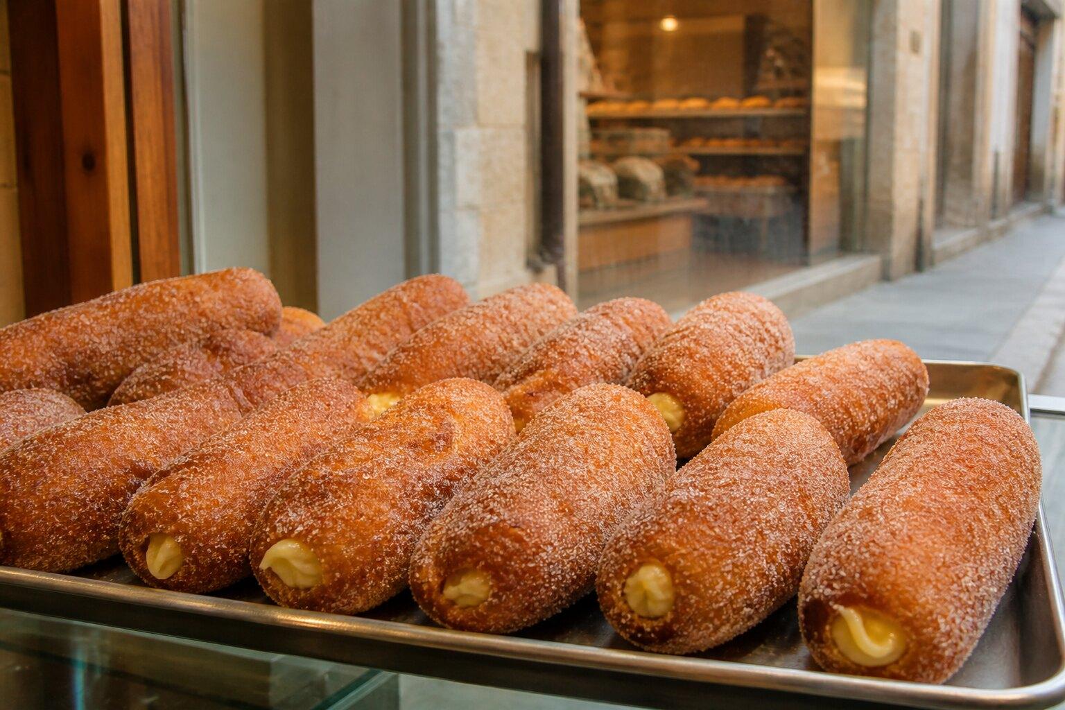 Girona Xuixo Walk: Bakeries, Market, and Coffee Stops